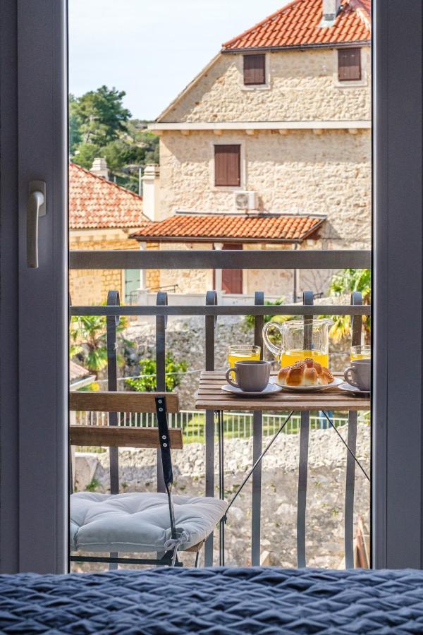 Villa Trebotic Milna  Extérieur photo